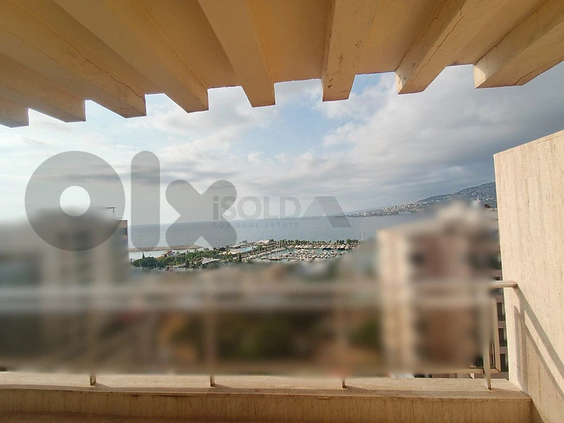A 300 m2 apartment having an open sea view for sale in Kaslik