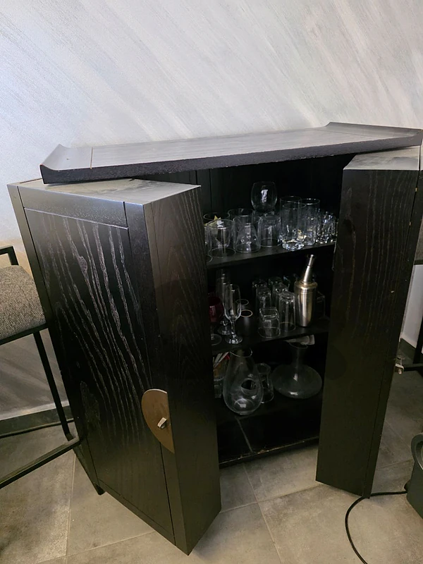 Bar table