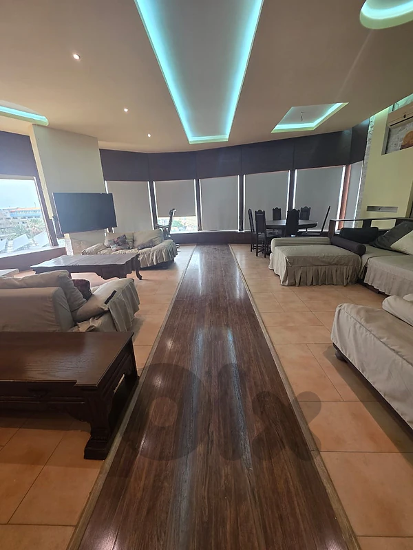 Fully Renovated 174m² Apartment – 3 Bedrooms | 1 Minute Walk to the Se