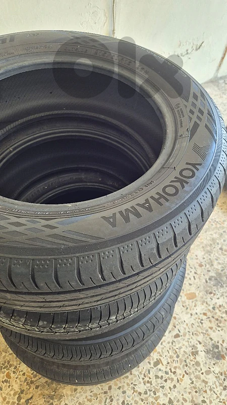 Yokohama 215/60R16 95H Yokohama 215/60R16 95H