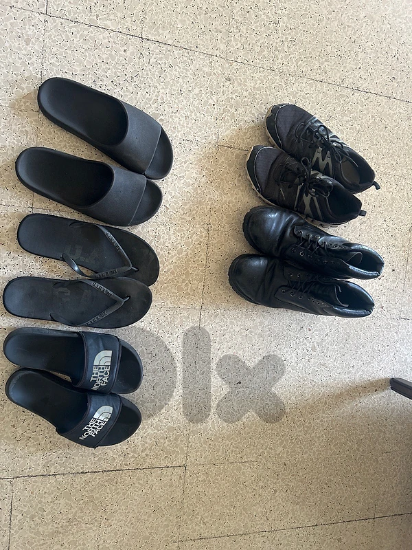Used Shoes and Slippers