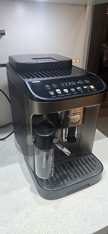 delonghi magnifica evo still like new