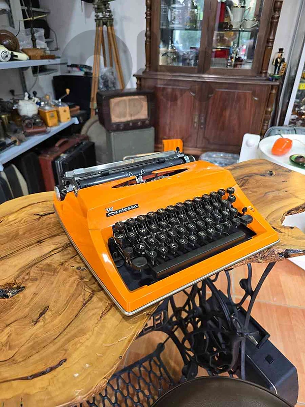 Triumph Contessa Vintage Orange typewriter