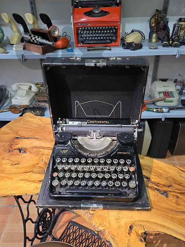 Continental typewriter dactylo
