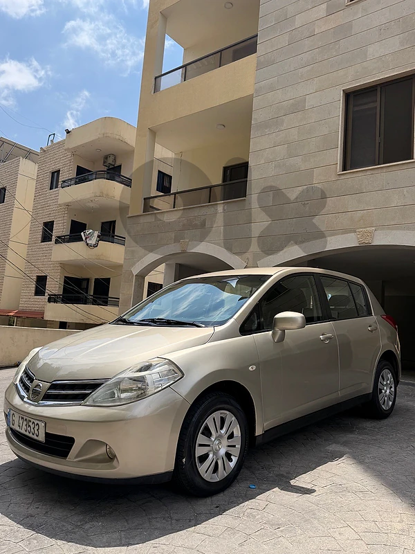 Nissan Tiida 2010