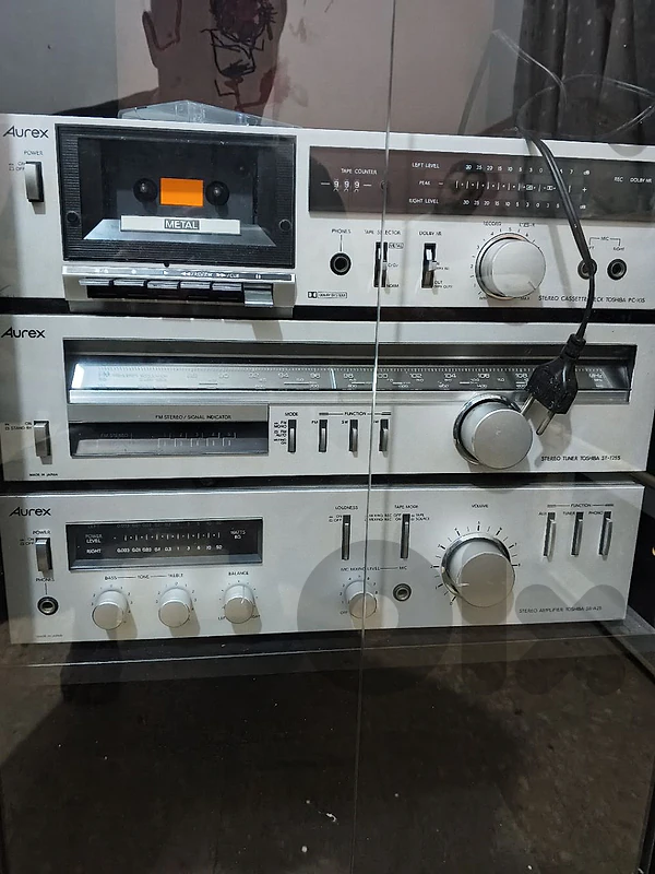 مجموعة صوت من Aurex اليابانية