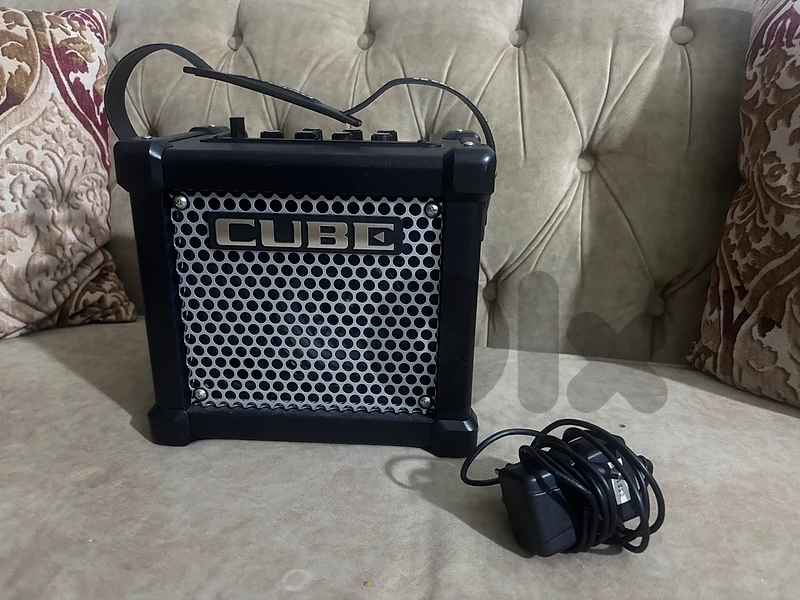 Roland cube amp guitar electric