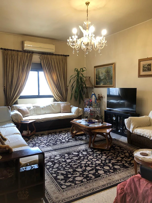Apartment for sale in Jdaidehشقة  للبيع في الجديدة