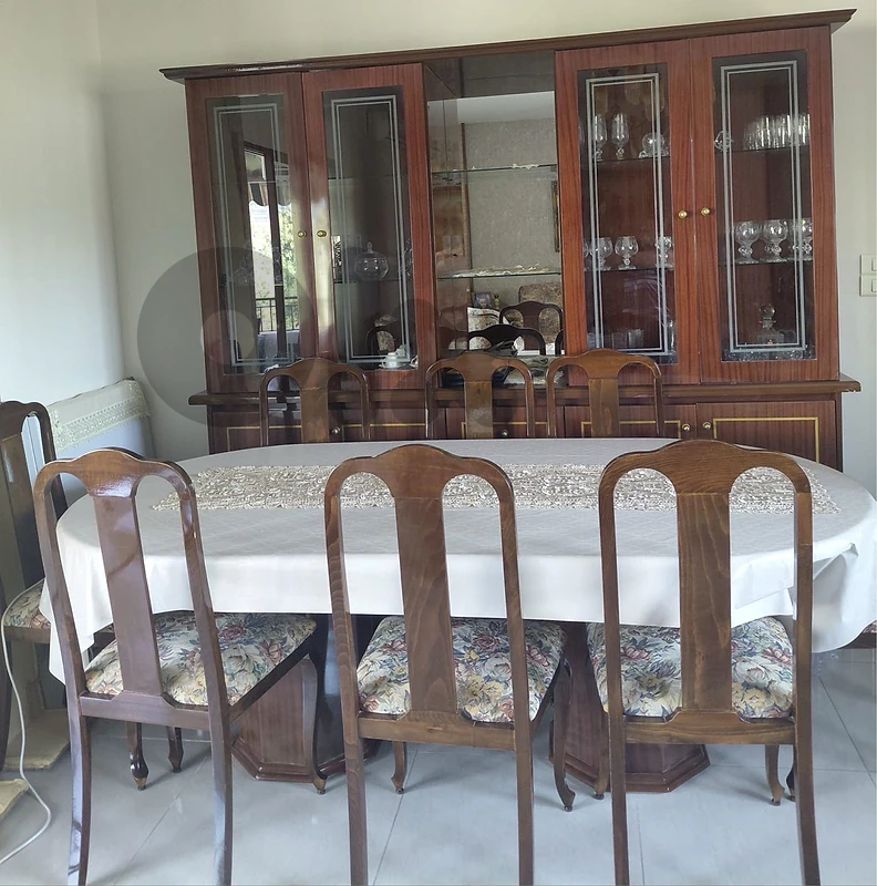 Dining Table & Vetrina