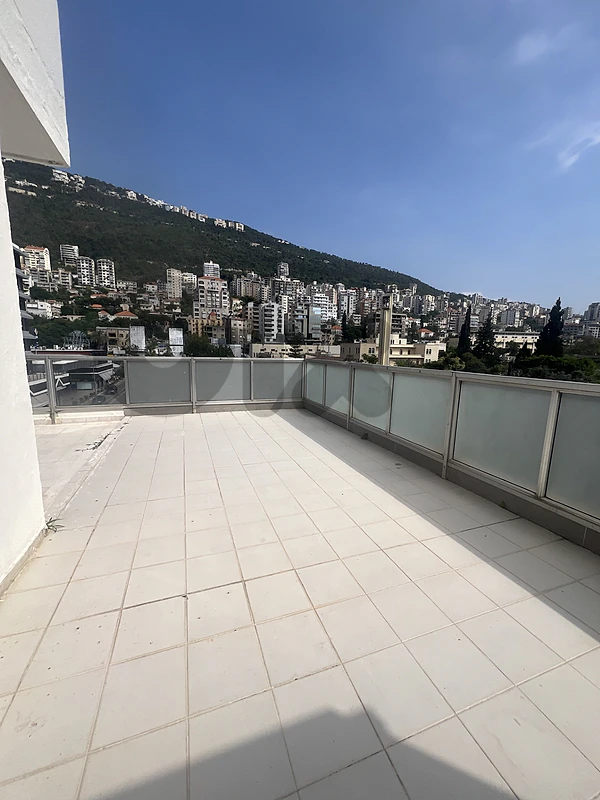 office for rent in Jouniehمكتب  للبيع في جونيه
