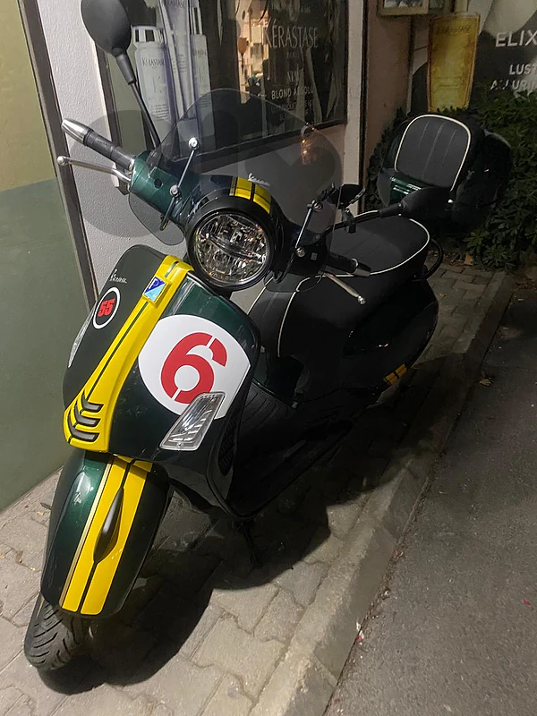 vespa 300GTS