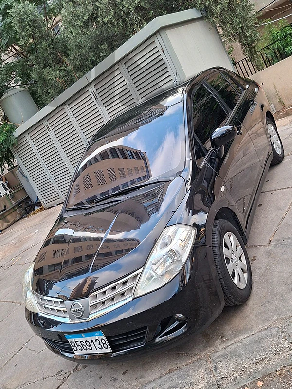 Nissan Tiida 2010 tida
