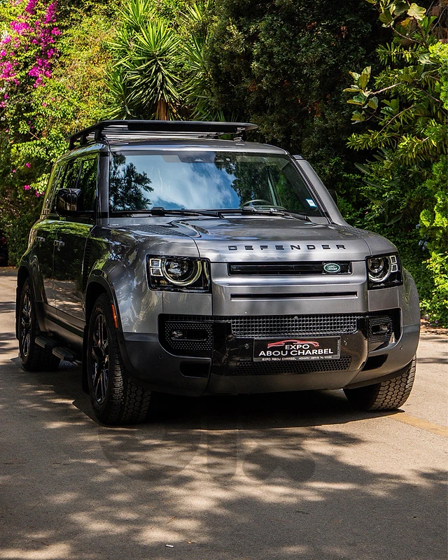 Land Rover Defender 2020 SE . Clean Carfax