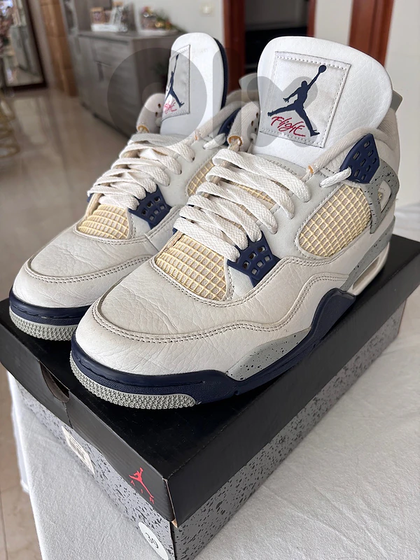 Air Jordan 4