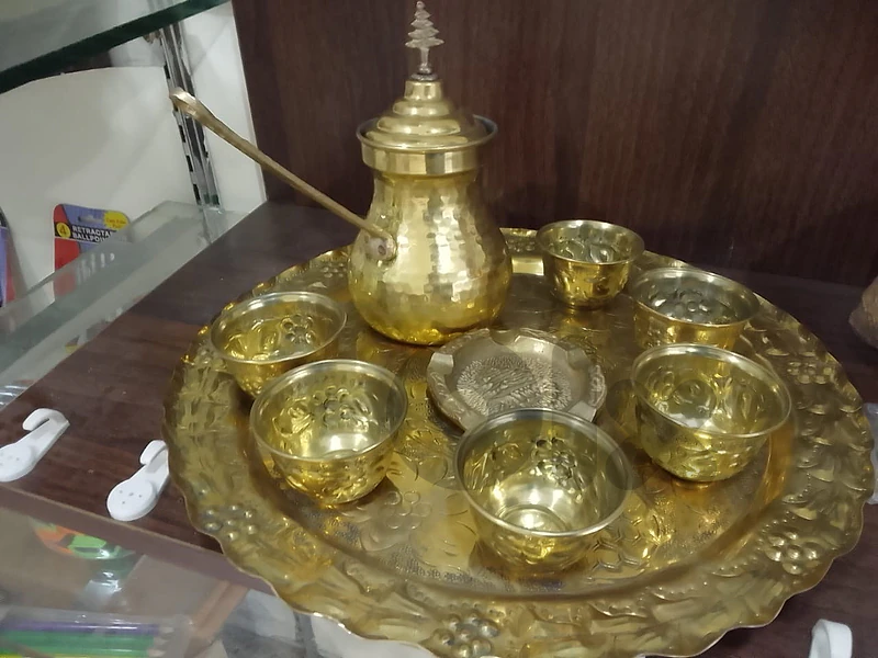 قطع نحاس مرتبين