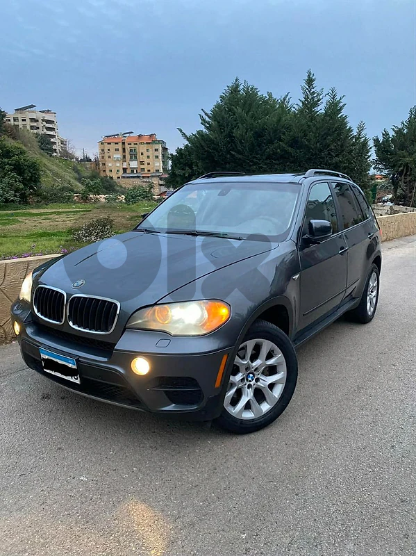BMW X5 2011 e70 BMW X5 2011 e70