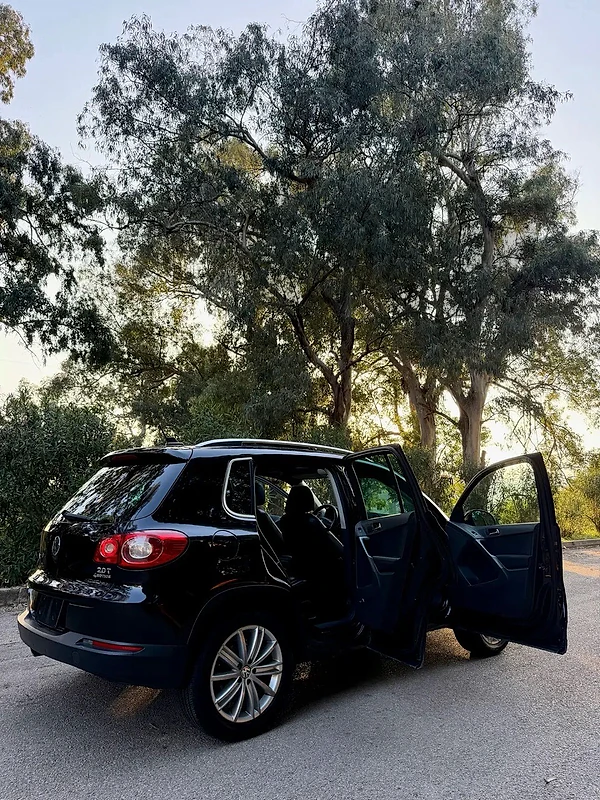 Volkswagen Tiguan Limited 2010 4-Motion خارقة من الزوائد