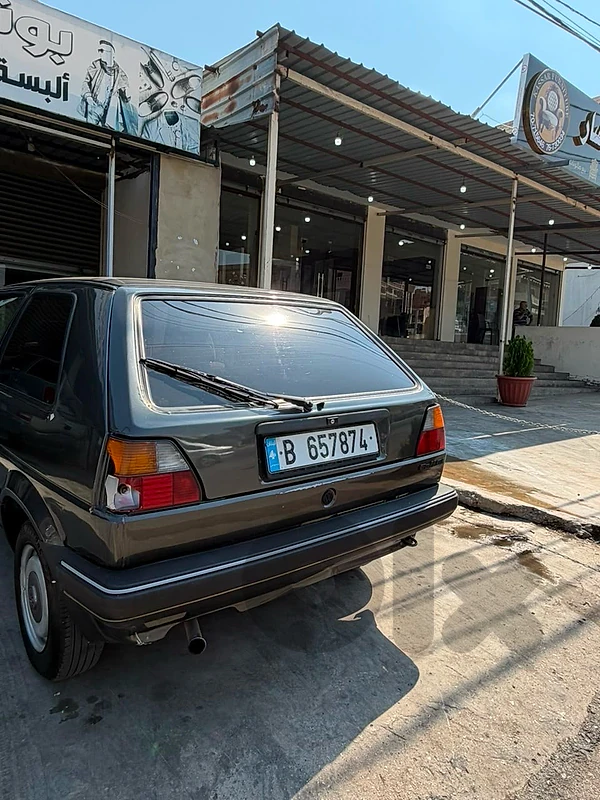 Volkswagen Golf 1990 سيارة