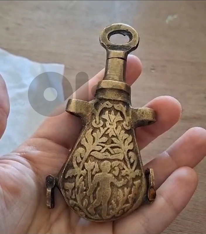 Gun powder flask