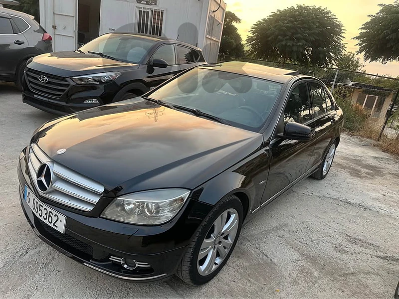 Mercedes-Benz C180  2011