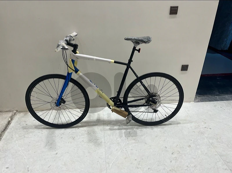 دراجة Trek FX 3 2023 - مقاس XL - شبه جديدة.