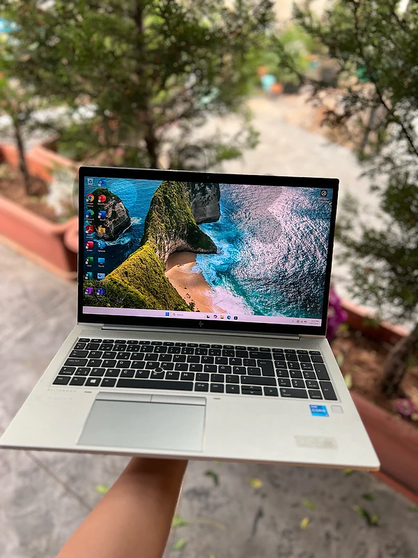 HP ELITEBOOK CORE I5