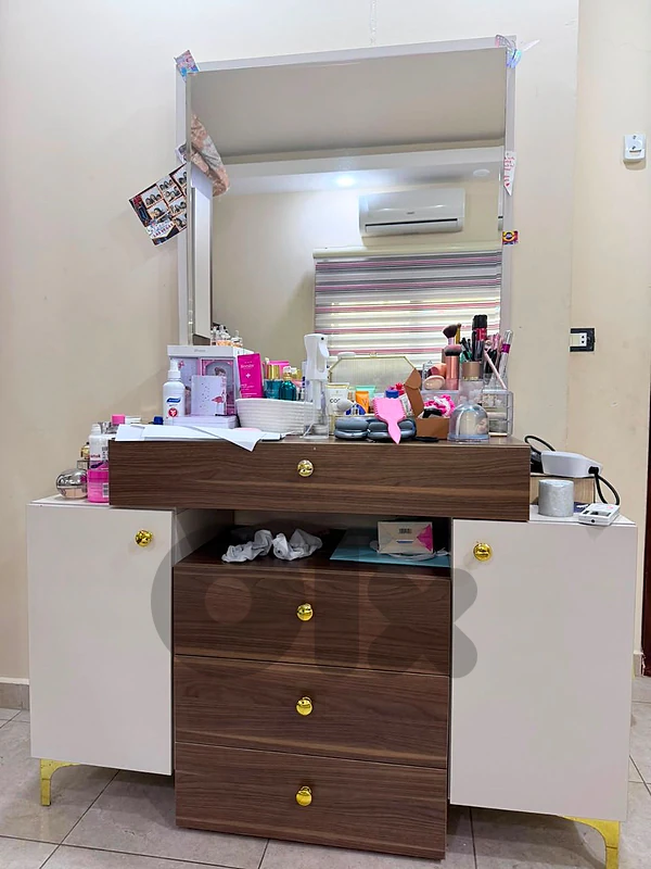 غرفة نوم مستعملة بحالة ممتازة