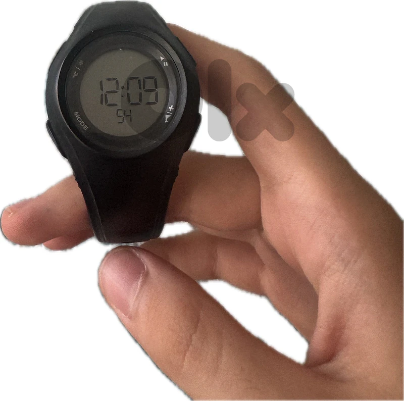 That watch is the Decathlon Kalenji W100
