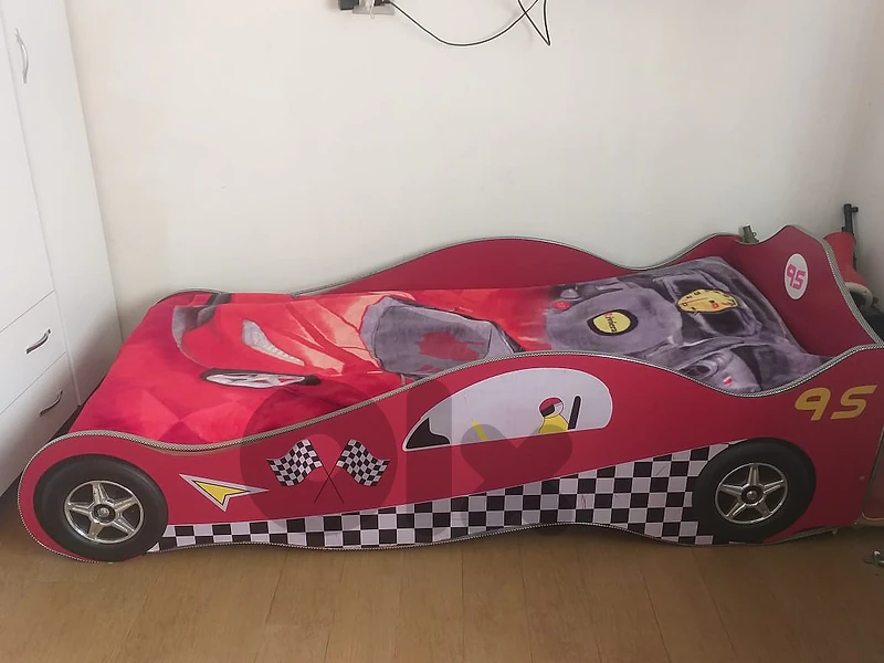 car single bed room