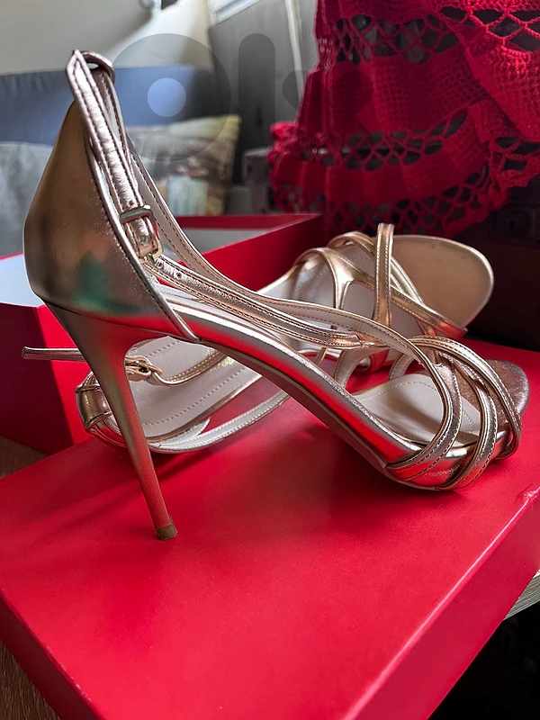 heel sandal worn once like new
