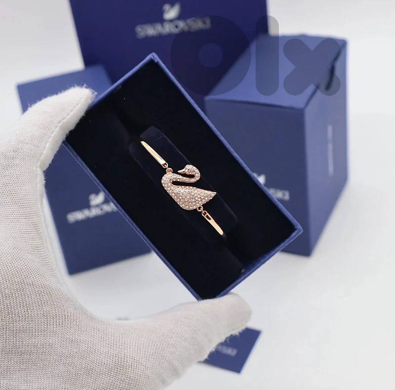 swarovski iconic swan bracelet