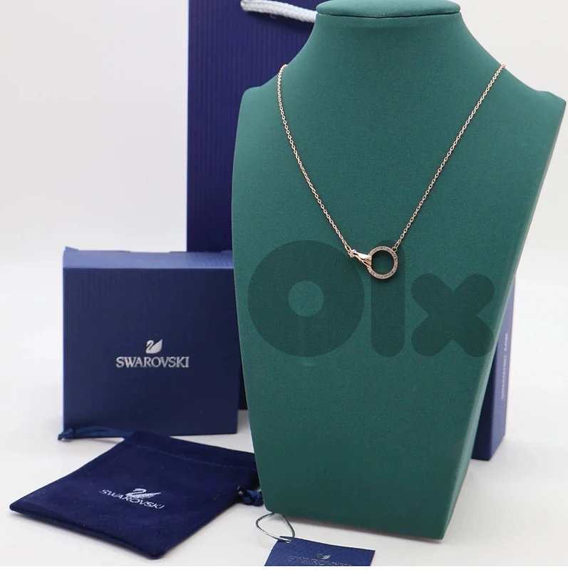 swarovski rose gold circle pendant necklace