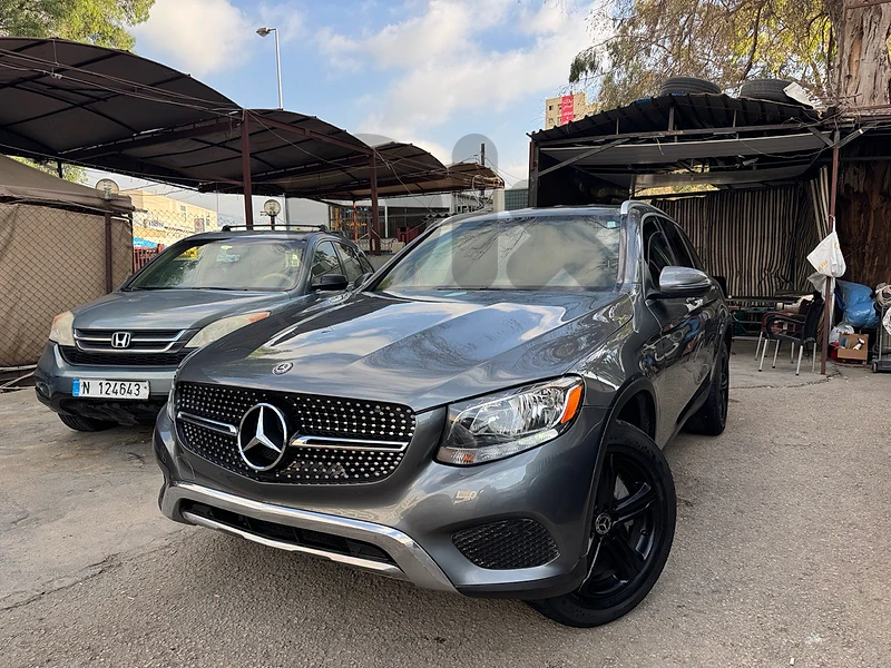 MERCEDES GLC300 2018, 90k miles, super clean, full option, 81/882165