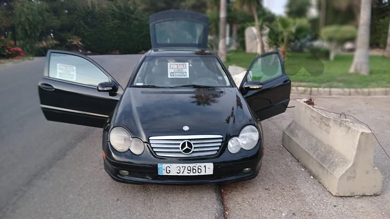 Mercedes-Benz 200 Series 2002 230 - automatic