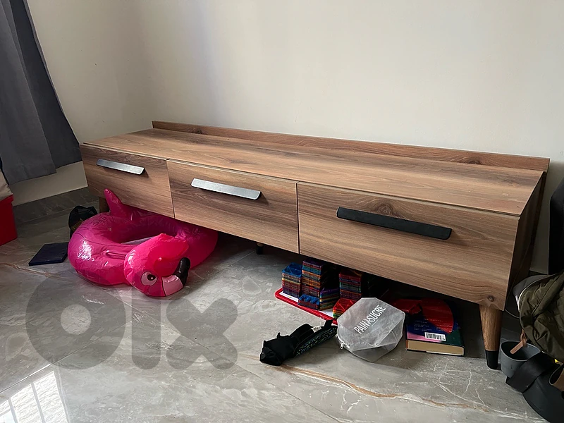 TV stand $40