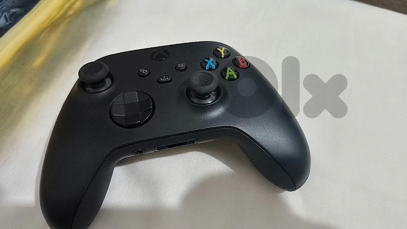 LIKE NEW CONDITION 100% - XBOX SERIES X CONTROLLER BLACK USED 1 MONTH