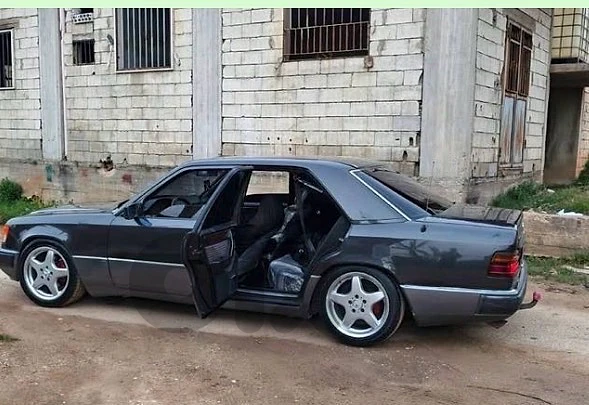 Mercedes-Benz E-Class 1991 E300