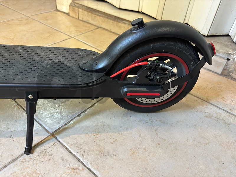 Electric scooter