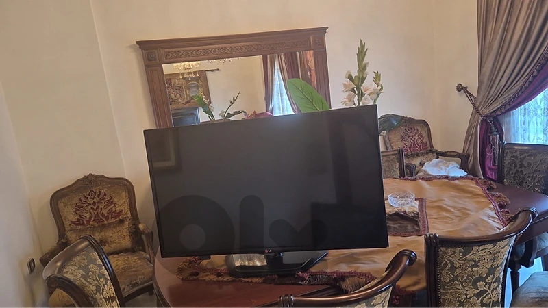 LG TV 42