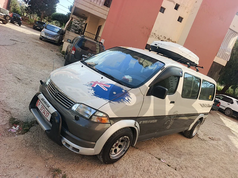 تويوتا هايس 2001 2001
