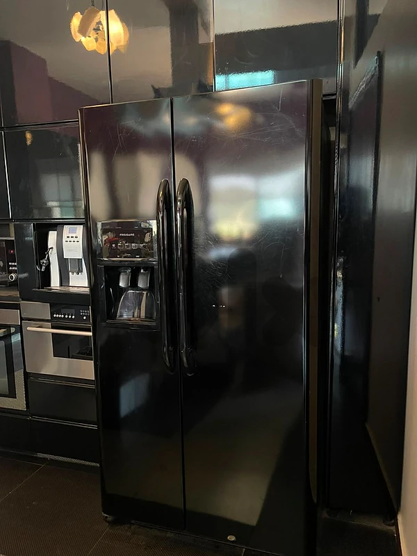 frigidaire side by side with ice maker and water dispenser