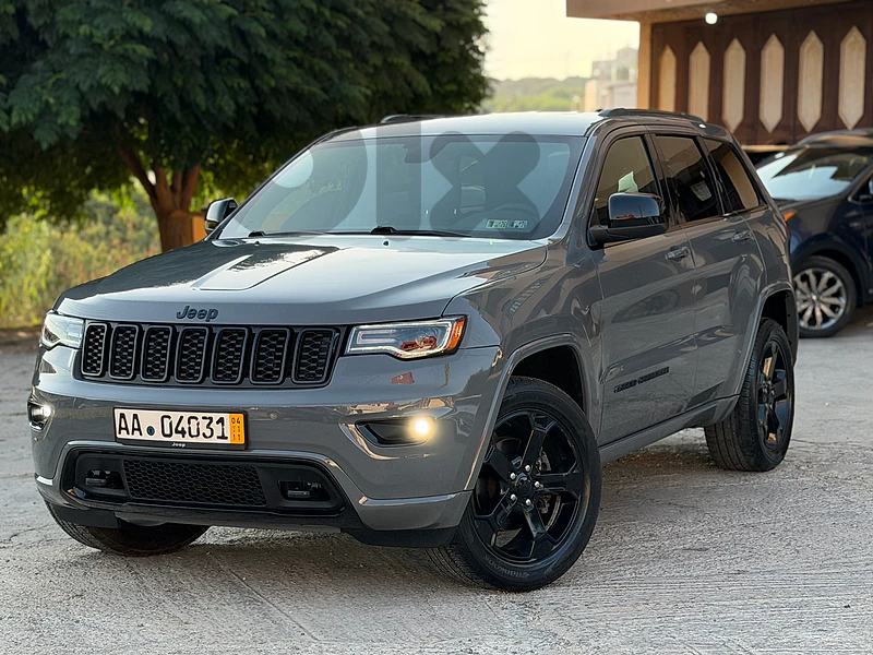 Grand Cherokee 2019 Upland nardo grey 70000 miles super clean