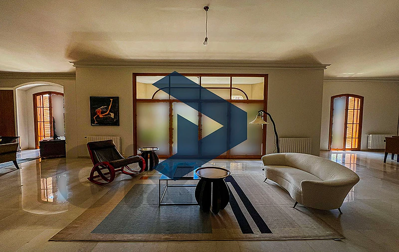 Apartment For Sale In Gemayzeh  شقة للبيع في الجميزة