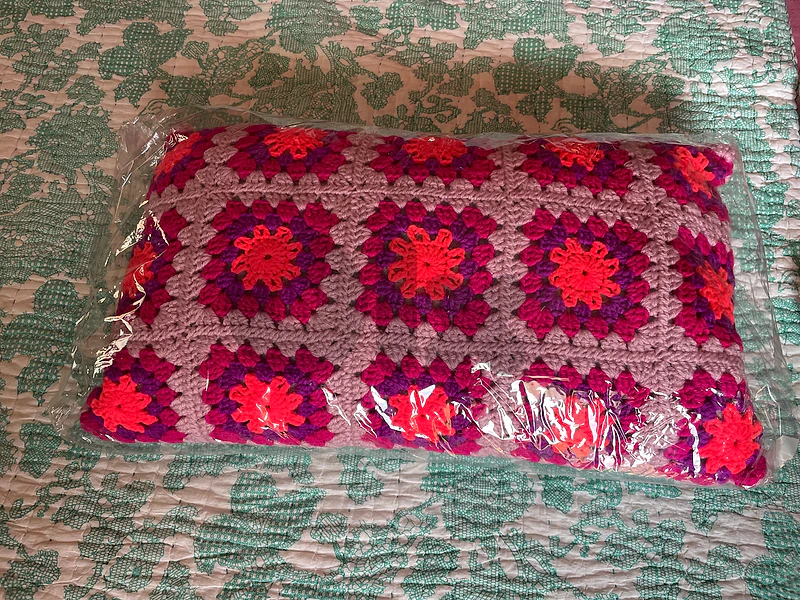 CROCHET CUSHION BIG