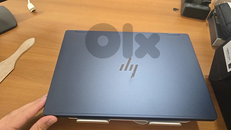 HP (B5UJ2UA) Arc- Blue