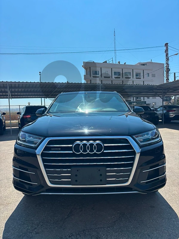 Audi Q7 2017 quattro premim Clean carfax