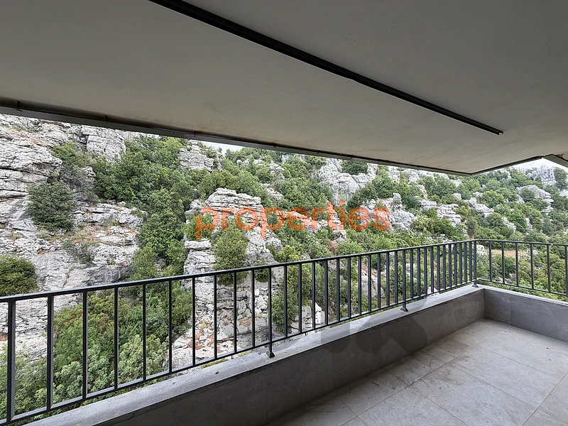Apartment For Sale in Feitroun شقة للبيع في فيطرون CPKMF114