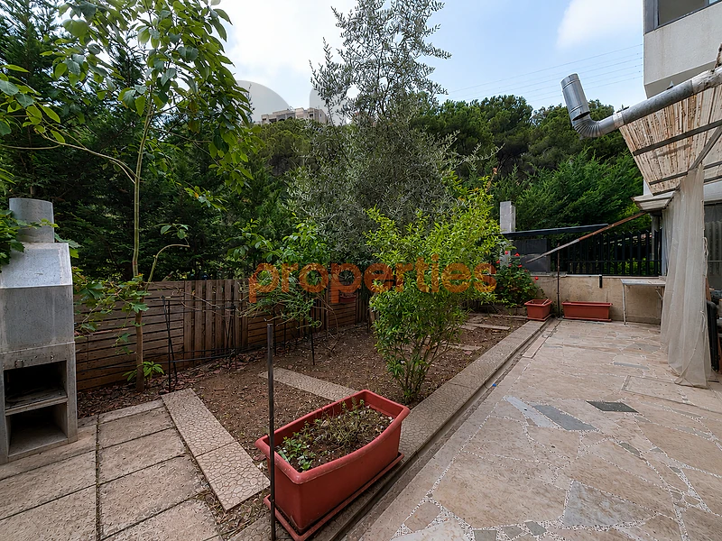 Apartment for sale in Bsalim with terrace شقة للبيع في بصاليم CPRA169