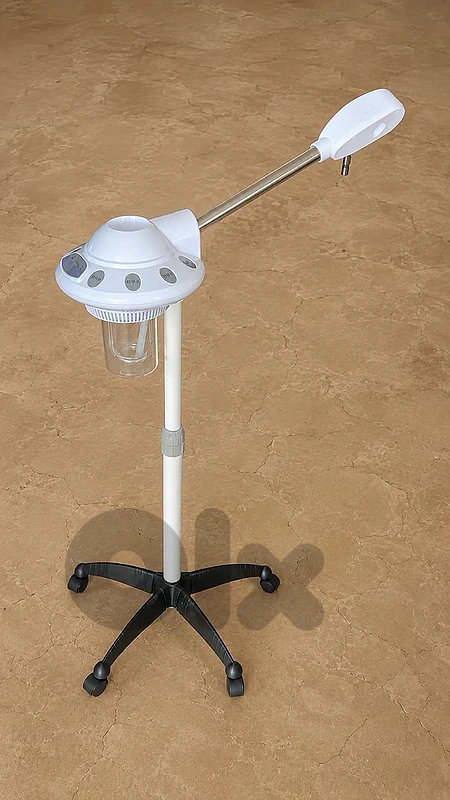 Professional Facial Steamer with Ozone – Excellent Condition