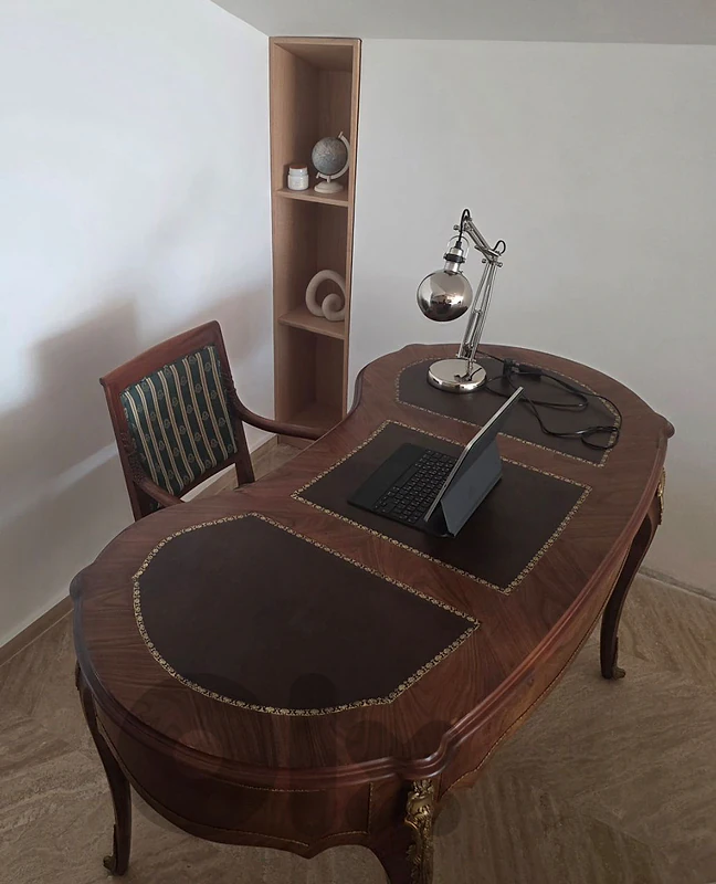 Antika Desk